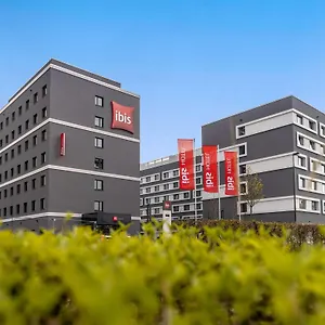 Hotel Ibis Airport **