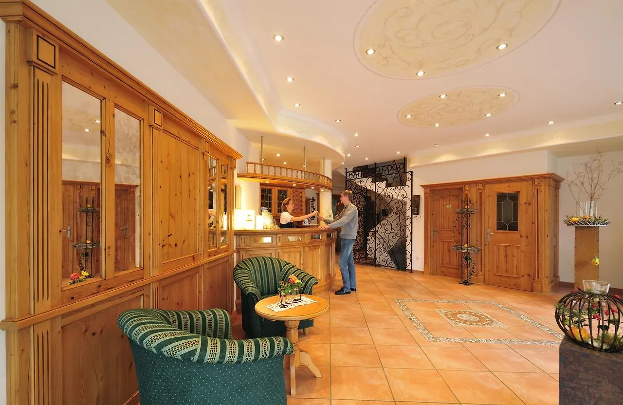 Otel Landhotel Gruener Baum Westendorf